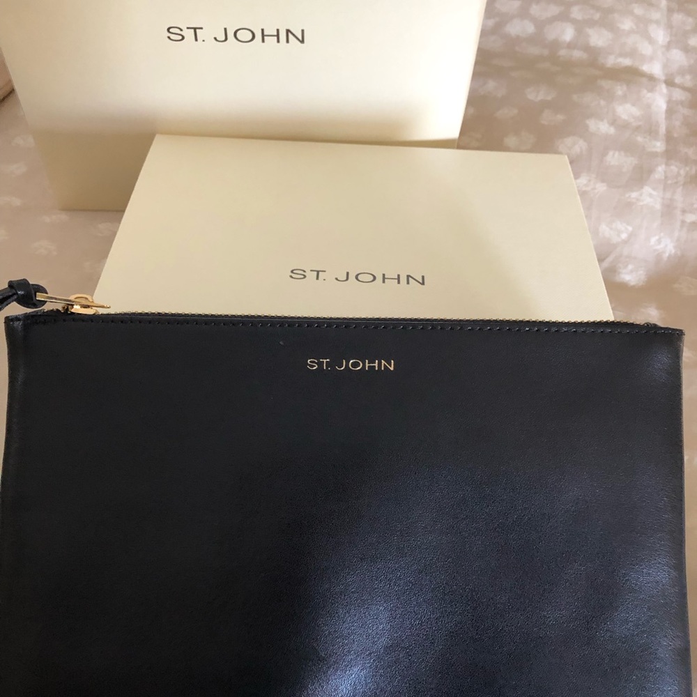 St. John flat clutch